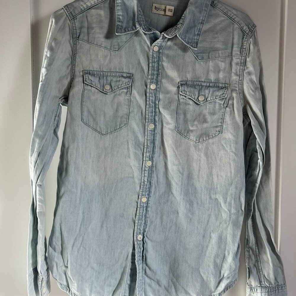 Urban Outfitters byCORPUS Light Wash Western Chambray Button-Down – M